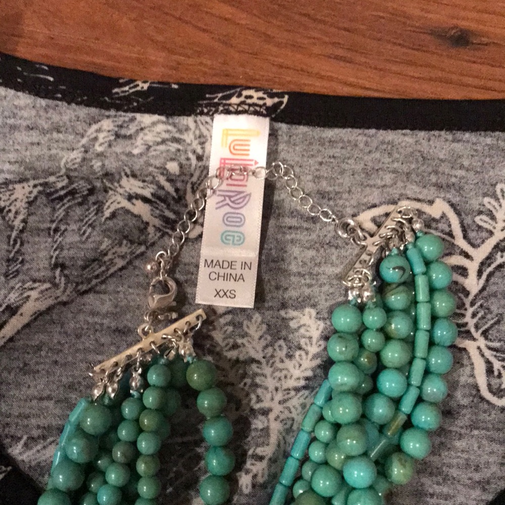 NWT LULAROE CLASSIC T - Picture 4 of 4